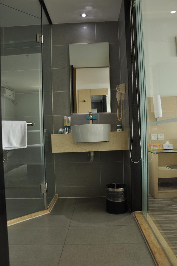 City Comfort Inn Wuhan Caidian Square Exterior foto